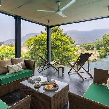 Lohonostays Maharajah House Карджат Екстериор снимка