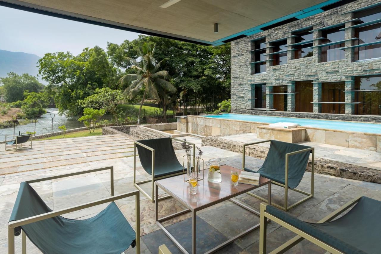 Lohonostays Maharajah House Карджат Екстериор снимка