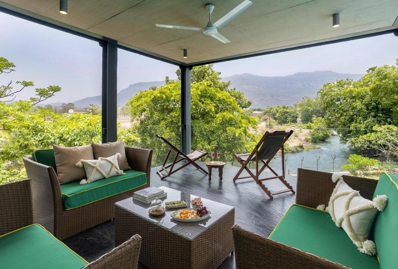 Lohonostays Maharajah House Карджат Екстериор снимка