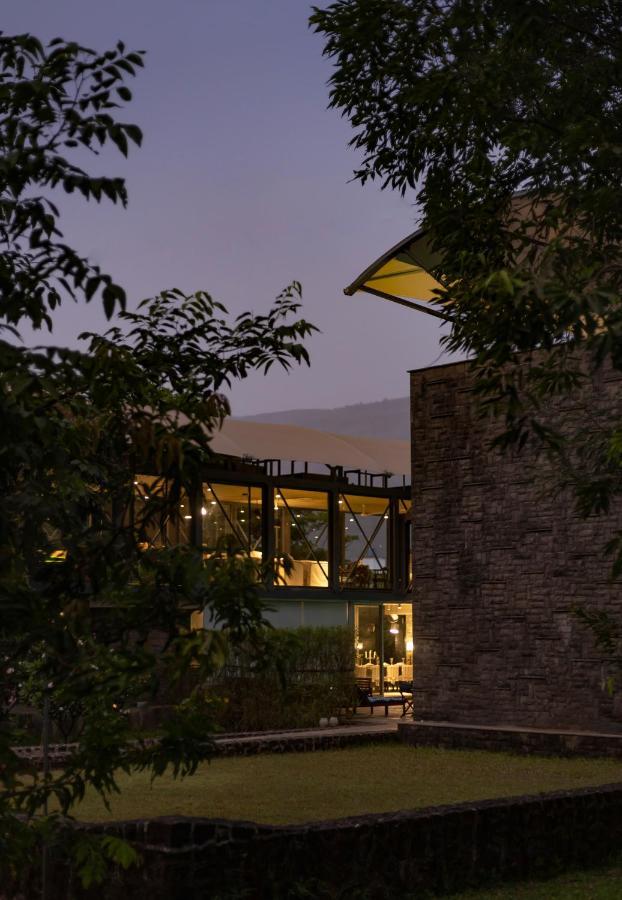 Lohonostays Maharajah House Карджат Екстериор снимка